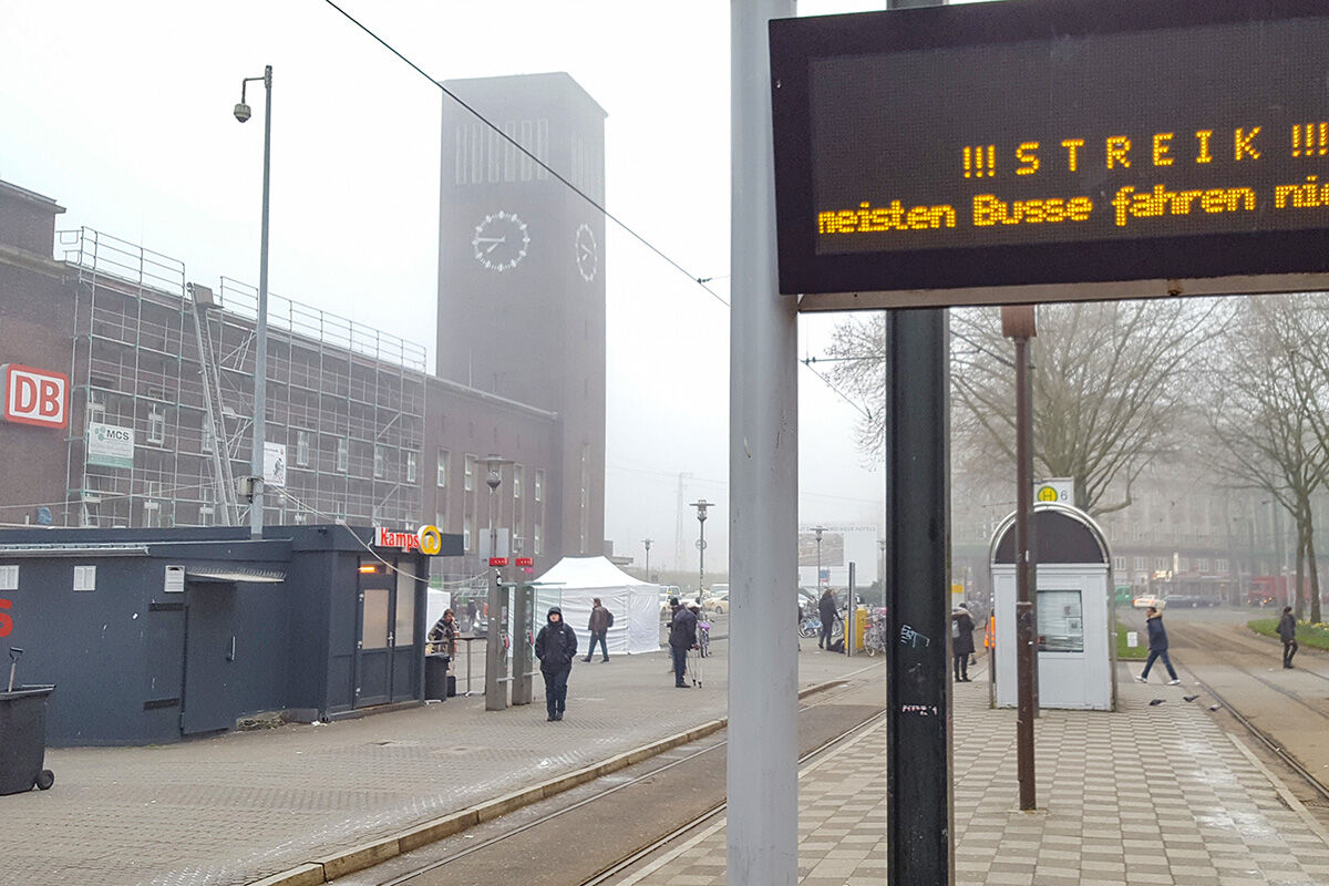 Hauptbahnhof in Düsseldorf - VZ NRW