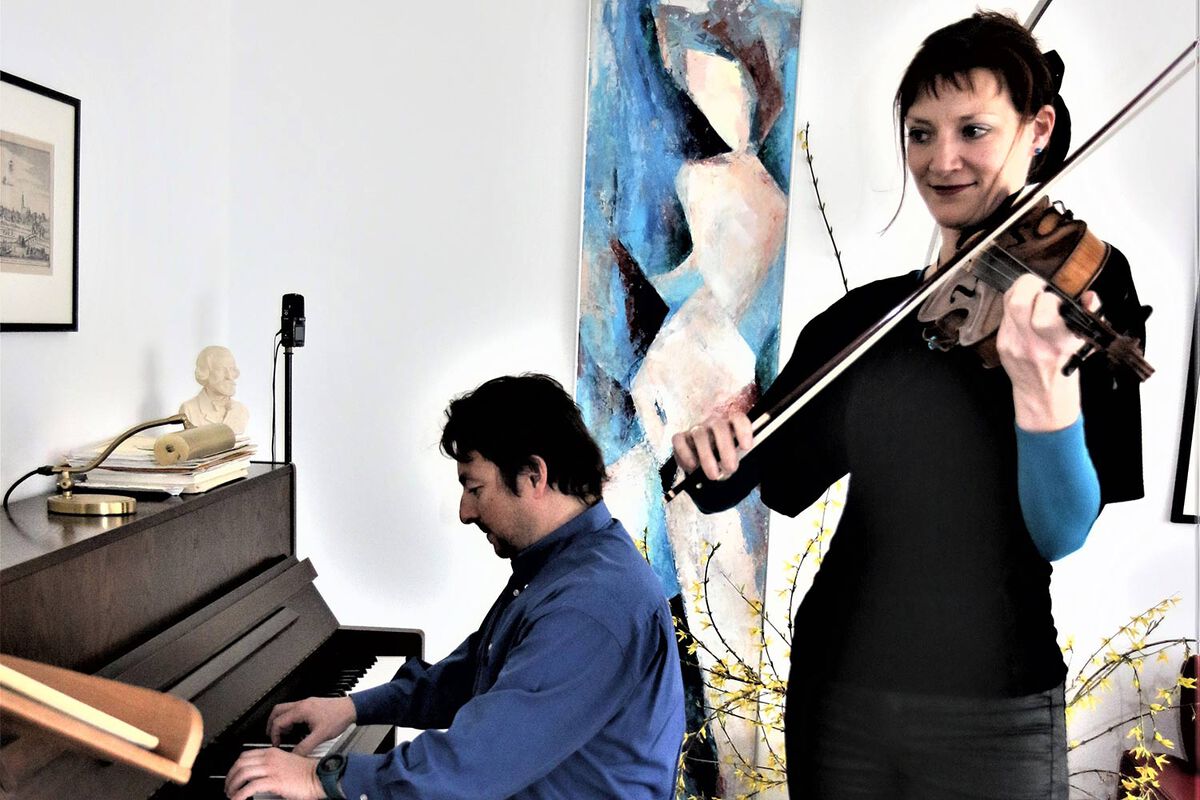 Eingespieltes Duo an Klavier und Violine:  - Franz-Liszt-Gesellschaft